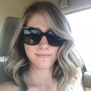 Meet your Posher, Dana